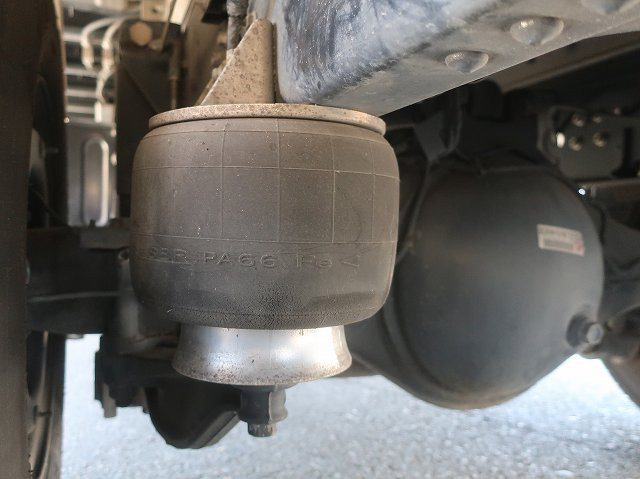 中古トラック　いすゞフォワード 中型アルミウィング