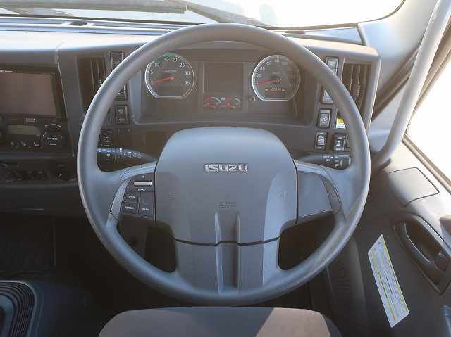 中古トラック　いすゞフォワード 中型アルミウィング