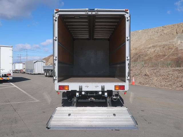 中古トラック　いすゞフォワード 中型アルミウィング