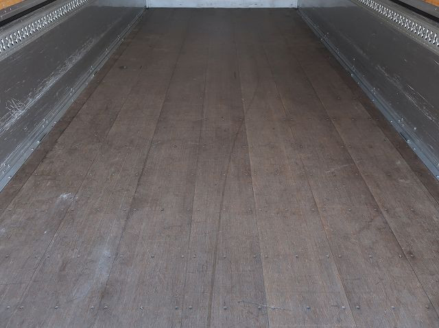 中古トラック　いすゞフォワード 中型アルミウィング