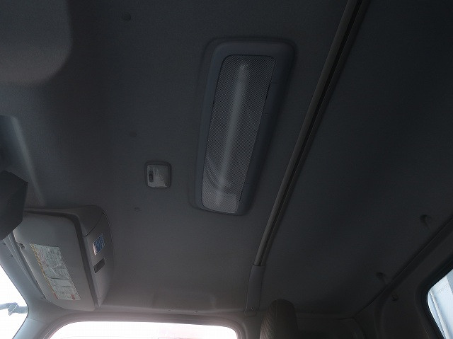 中古トラック　いすゞフォワード 中型 平ボディ