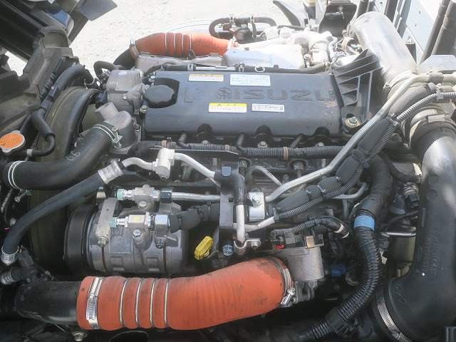 中古トラック いすゞ冷凍バン ＃12