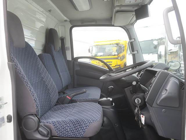 中古トラック いすゞ冷凍バン ＃14