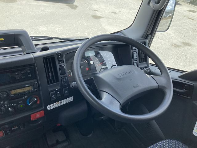 中古トラック いすゞ冷凍バン ＃16