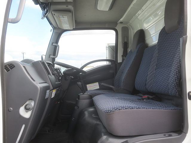 中古トラック いすゞ冷凍バン ＃22