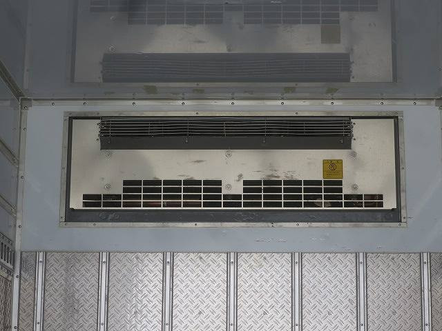 中古トラック いすゞ冷凍バン ＃8