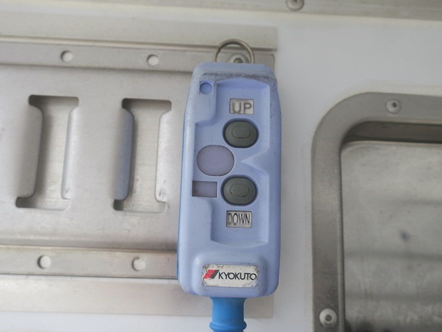 中古トラック いすゞ冷凍バン ＃10