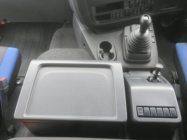 中古トラック いすゞアルミウイング ＃18