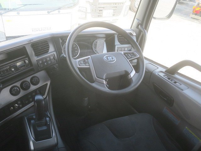 中古トラック UDトラックスアルミウィング ＃15