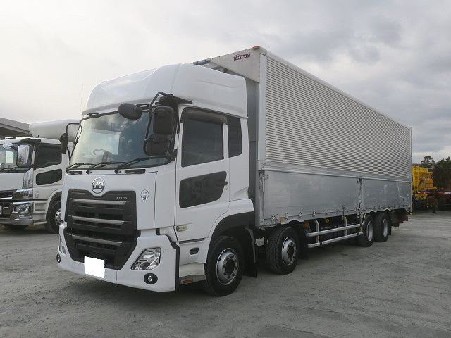 UDトラックス　アルミウィング／幌ウィング