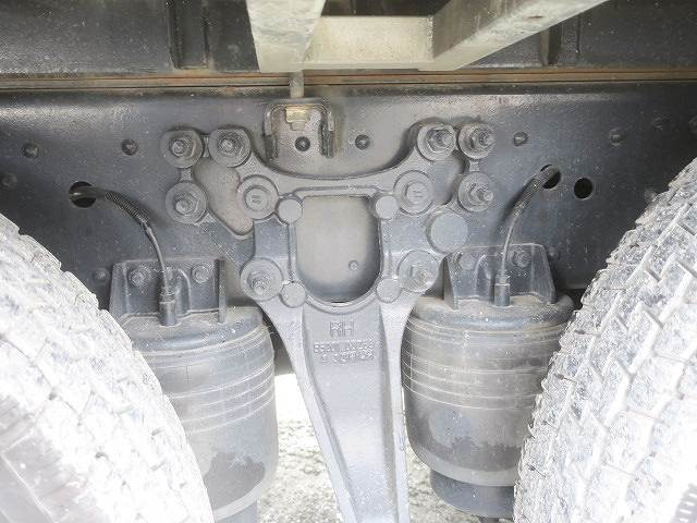 中古トラック UDトラックス クオン 大型クレーン付