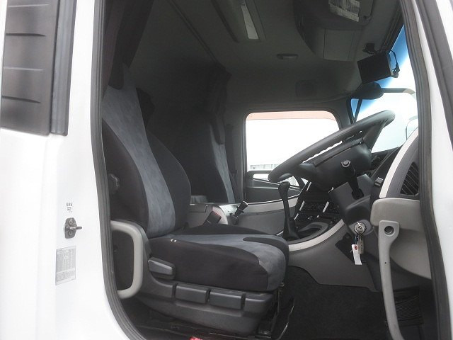 中古トラック UDトラックス クオン 大型クレーン付