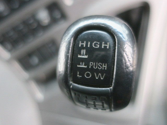 中古トラック UDトラックスクレーン付平ボディ ＃19