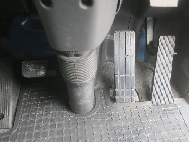 中古トラック UDトラックス クオン 大型クレーン付