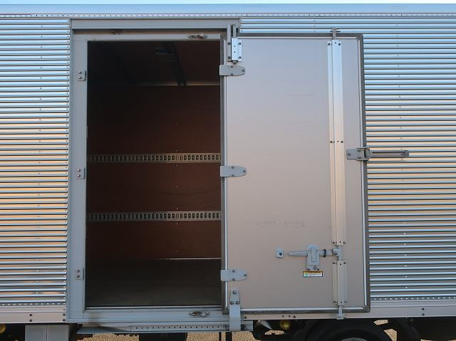 中古トラック いすゞアルミバン ＃7