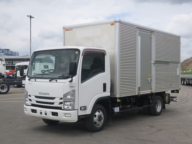 [Lease Rental Only Vehicle] 2018 Isuzu Elf Small Aluminum Van, Wide Long, 209cm Interior Height, Retractable Power Gate, 4WD ★Completed with 安心車検パック (Peace of Mind Vehicle Inspection Package)!★