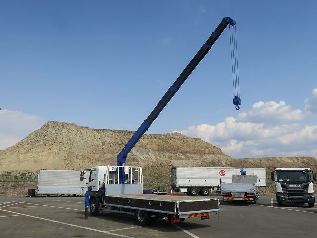 中古トラック 日野クレーン付平ボディ ＃7