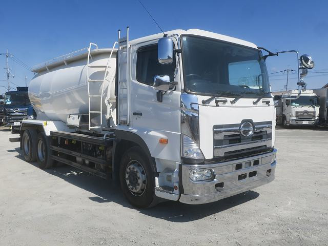 中古トラック 日野粉粒体運搬車 ＃2