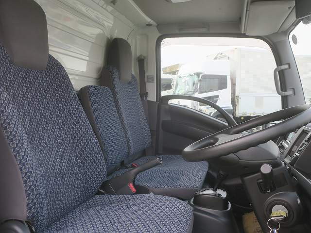 中古トラック いすゞ冷凍バン ＃18