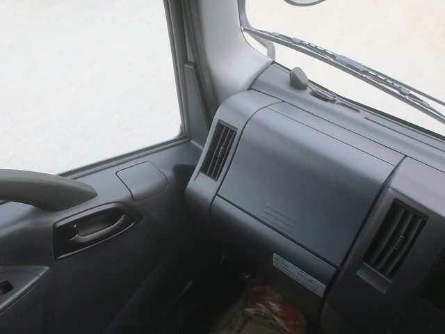 中古トラック いすゞ冷凍バン ＃19