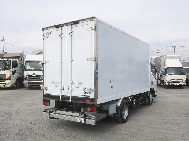中古トラック いすゞ冷凍バン ＃3