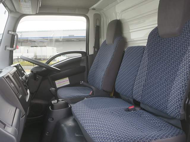 中古トラック いすゞ冷凍バン ＃24