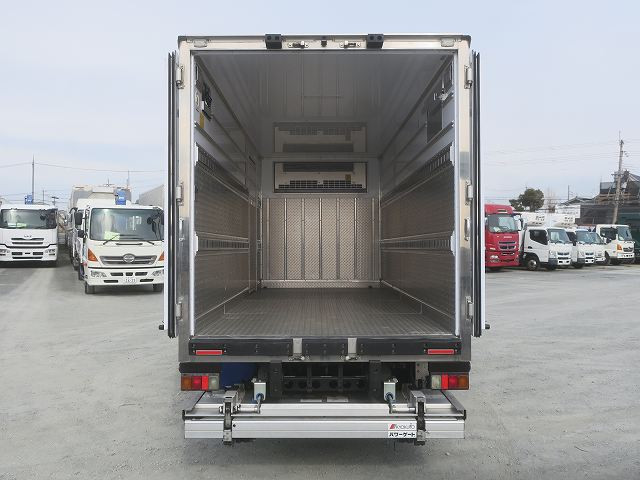 中古トラック いすゞ冷凍バン ＃7