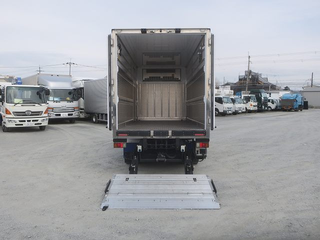 中古トラック いすゞ冷凍バン ＃8