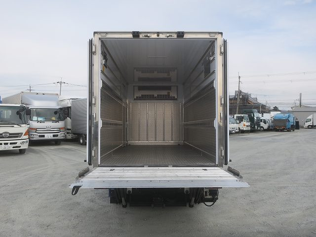 中古トラック いすゞ冷凍バン ＃9
