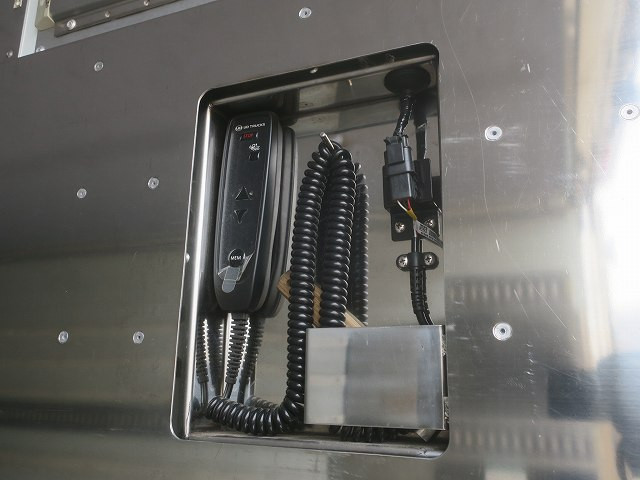 中古トラック UDトラックス冷凍バン ＃11