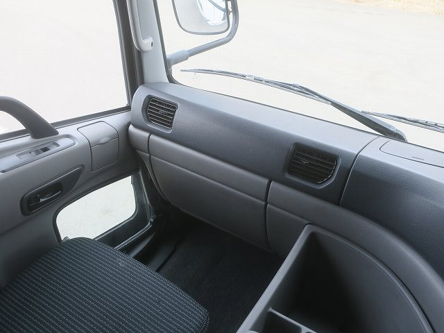 中古トラック UDトラックス冷凍バン ＃17