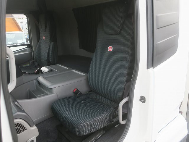 中古トラック UDトラックス冷凍バン ＃22