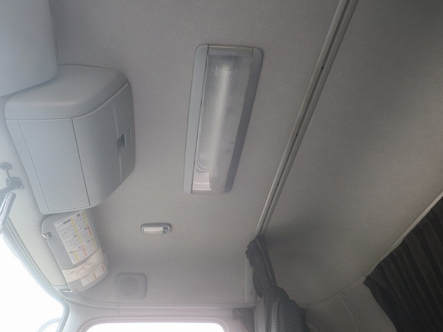 中古トラック UDトラックス冷凍バン ＃24