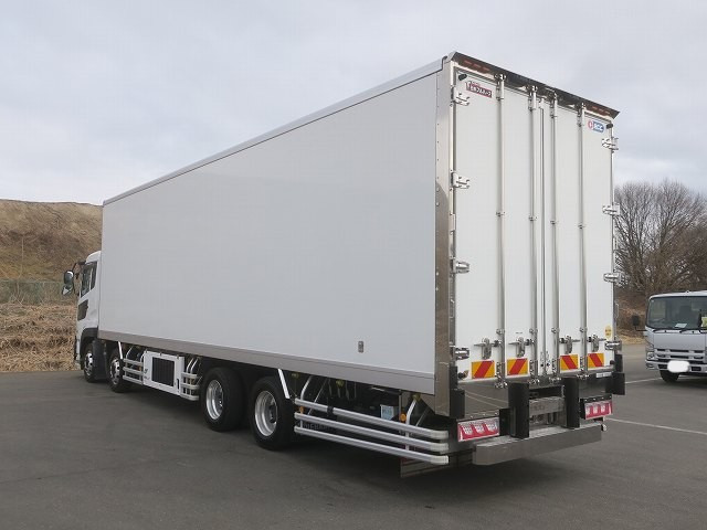 中古トラック UDトラックス冷凍バン ＃4