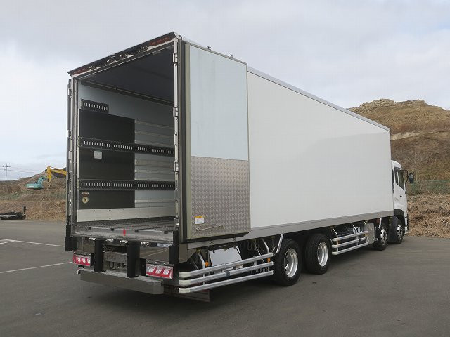 中古トラック UDトラックス冷凍バン ＃5