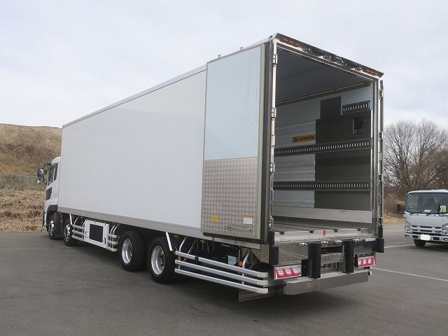 中古トラック UDトラックス冷凍バン ＃6