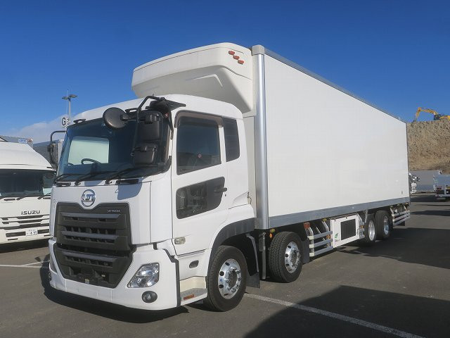 UDトラックス　冷凍バン