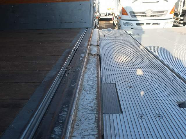 中古トラック いすゞアルミバン ＃7