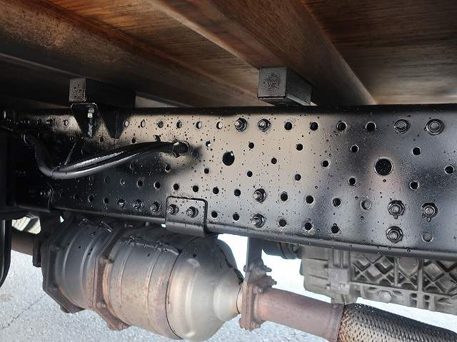 中古トラック いすゞ エルフ 小型平ボディ