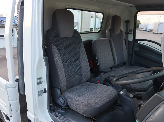 中古トラック いすゞ エルフ 小型平ボディ