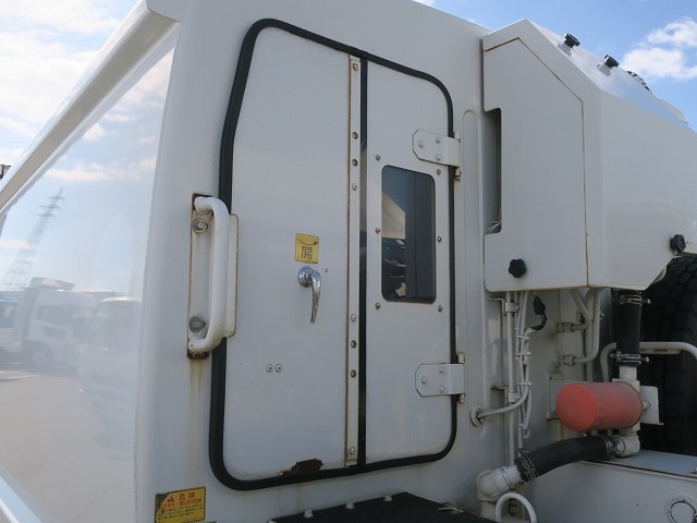 中古トラック 三菱ふそうパッカー車 ＃16