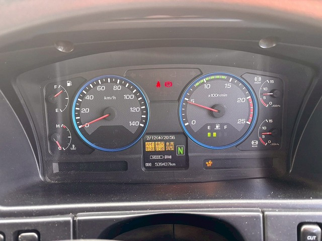 中古トラック 三菱ふそうクレーン付き平ボディ ＃17