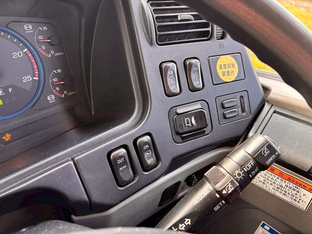 中古トラック 三菱ふそうクレーン付き平ボディ ＃18