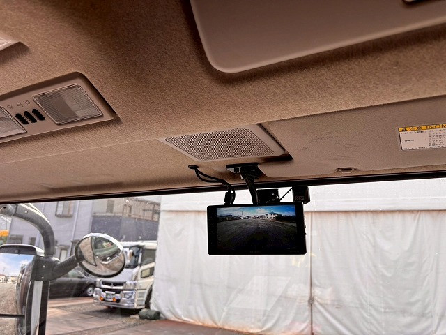 中古トラック 三菱ふそうクレーン付き平ボディ ＃19