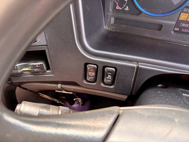 中古トラック 三菱ふそうクレーン付き平ボディ #20