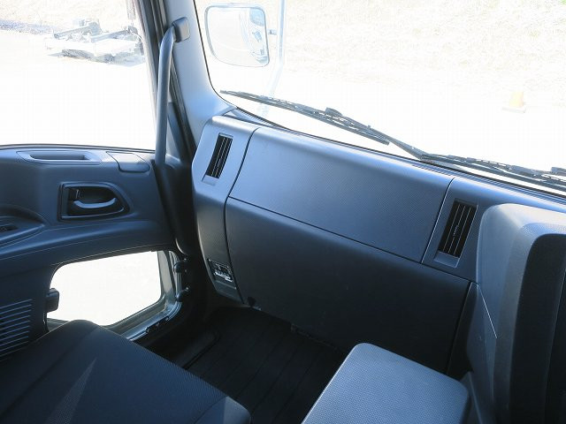 中古トラック　いすゞギガ 大型アルミウィング