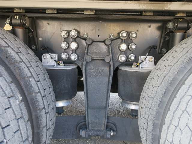 中古トラック　いすゞギガ 大型アルミウィング