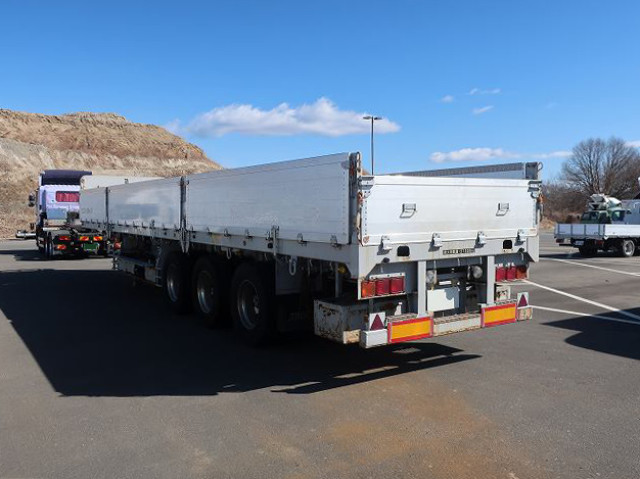 中古トラック トレクスアルミブロック平トレーラ ＃4