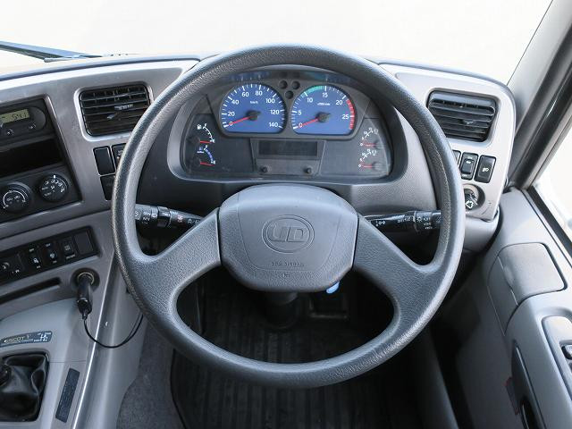 中古トラック UDトラックストラクタヘッド ＃15