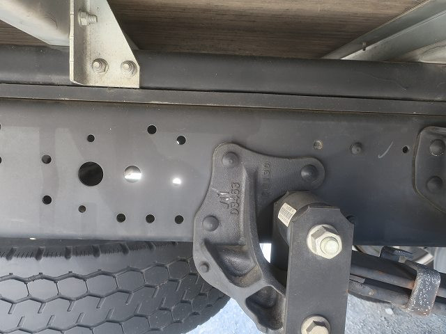 中古トラック いすゞ エルフ 2tアルミバン